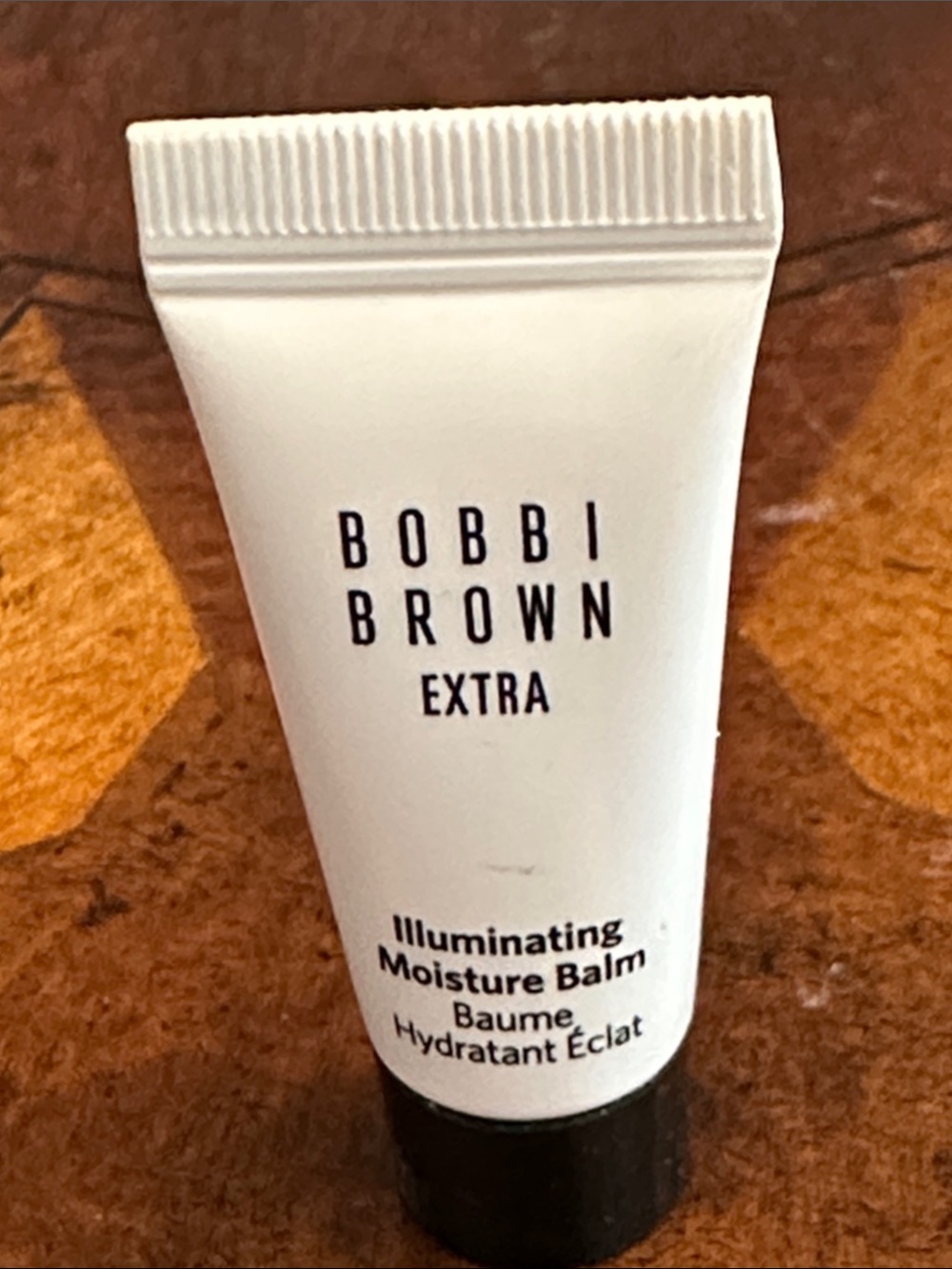 Bobbi Brown Illuminating Moisture Balm - White and Black Tube - Picture 2 of 4
